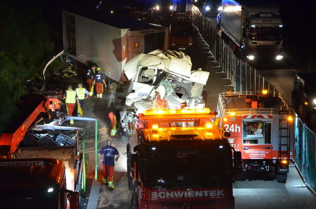 Wieder schwerer VU A 1 Rich Saarbruecken vorm AK Leverkusen P2833.JPG - Miklos Laubert